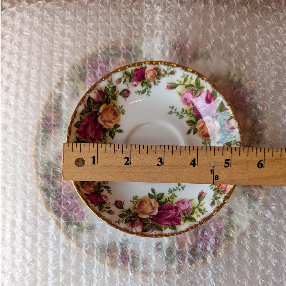 Royal Albert Old Country Roses 12pc Set Service for 4 Dinner Salad Saucer Plates